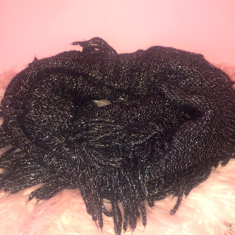 Pretty Infinity Scarf 🧣